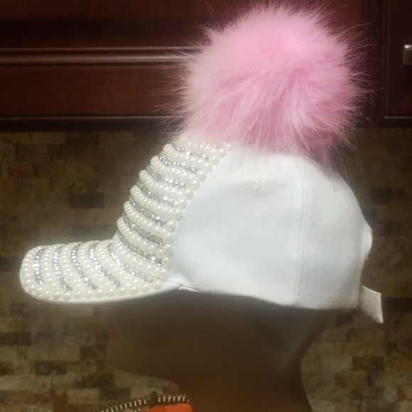 Hat with embellishments and fur pom pom - Picture 6 of 8